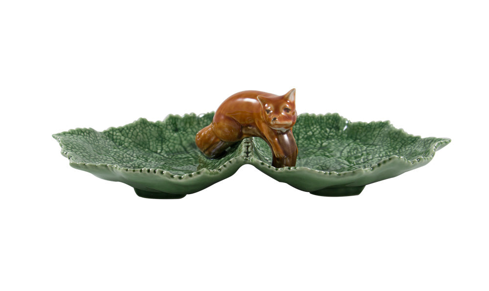 FOX ON LEAF
